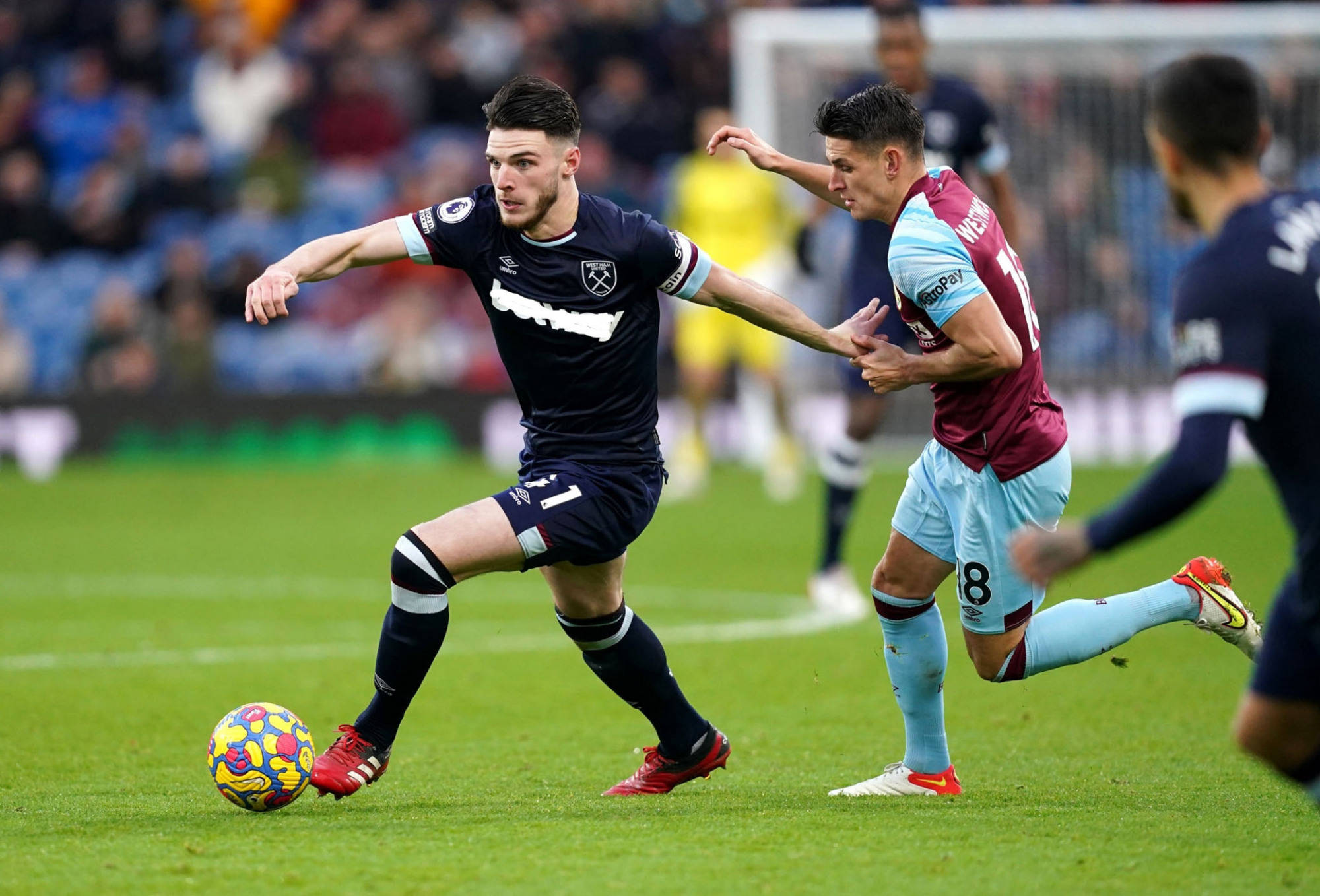 例如她在两 例如她在两